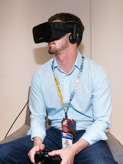 最新型Oculus Riftのヘッドマウントディスプレイ