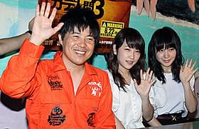 (左から)出演の北村昭博と川栄李奈、高橋朱里「ムカデ人間3」