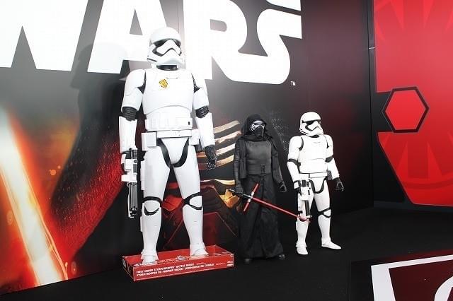 「スター・ウォーズ フォースの覚醒」グッズの売り上げは50億ドル!?