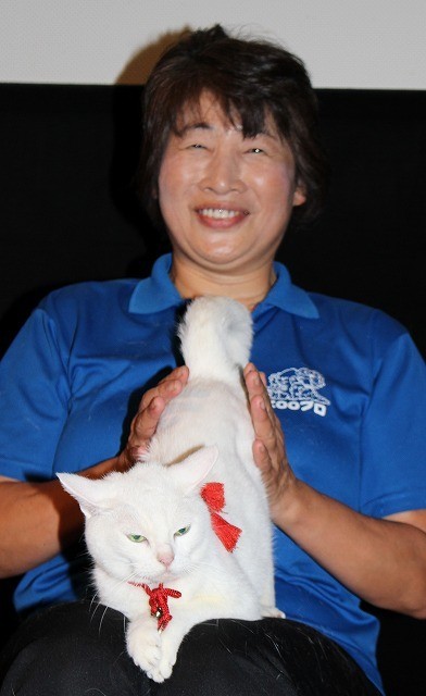 「猫侍」の白ネコ・あなご、単独イベント開催！トレーナーが北村一輝との信頼関係語る - 画像1