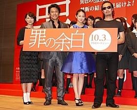 現役女子高生に囲まれた「罪の余白」出演者と大塚祐吉監督「罪の余白」