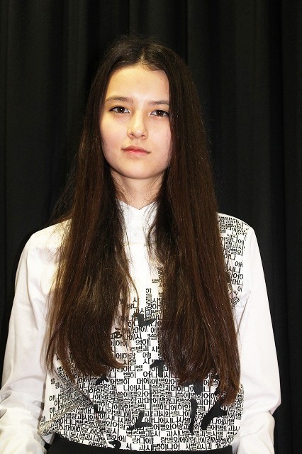 「草原の実験」話題の美少女エレーナ・アンが来日！ 現在17歳、その素顔に迫る - 画像5