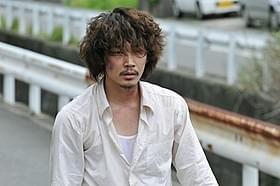 綾野剛は、悲しきハイジャック犯を熱演「天空の蜂」