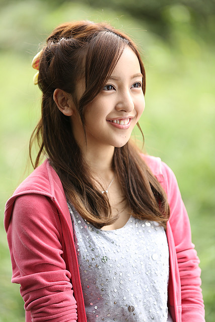 板野友美が中国映画に初出演　日中友好を描く「雨衣」に日本人留学生役で主演