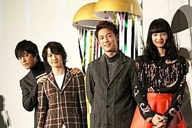 舞台挨拶に立った佐藤健、神木隆之介ら「バクマン。」
