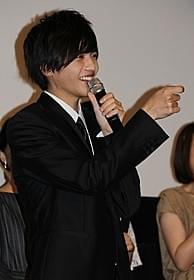 “エアーあごクイ”で観客を虜にした志尊淳「先輩と彼女」