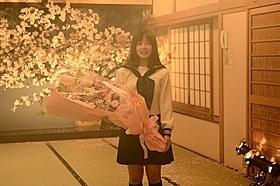 涙のクランクアップを迎えた橋本環奈「セーラー服と機関銃」