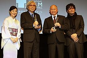 登壇した(左から)吉永小百合、 山田洋次監督、ジョン・ウー監督、大友啓史監督「母と暮せば」