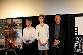 (左から)平田オリザ氏、 ブライアリー・ロング、深田晃司監督「さようなら」