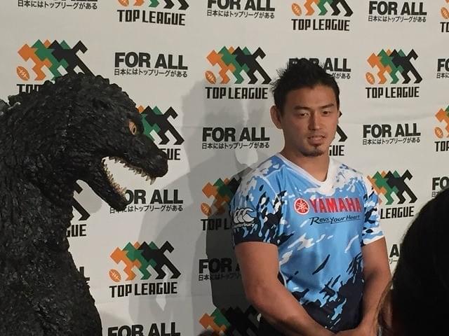 ゴジラ、日本ラグビー最高峰リーグを激烈に応援!! 五郎丸歩選手も「非常に楽しみ」