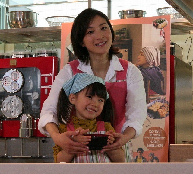 3児の母・広末涼子、新人子役とのみそ汁作りで母の顔のぞかせる - 画像7