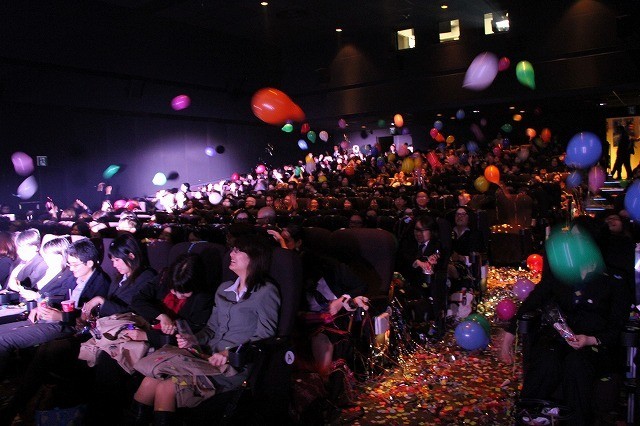 「キングスマン」パーティ上映会を“潜入捜査”！スーツ姿のファン約300人が熱狂 - 画像4