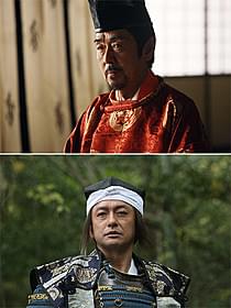 近衛前久役の寺尾聰(上)と 明智光秀役の石丸幹二(下)