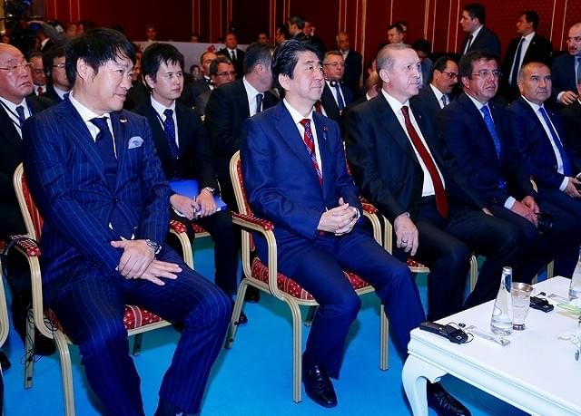 日本・トルコ合作「海難1890」、両国首脳が鑑賞 安倍晋三首相「記念すべき年の集大成」