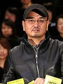 生田斗真と相思相愛の様子の瀧本智行監督「グラスホッパー」