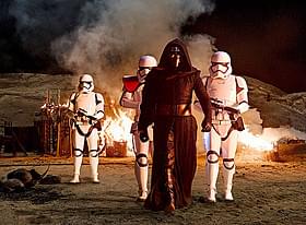 公開迫る「スター・ウォーズ フォースの覚醒」「スター・ウォーズ」