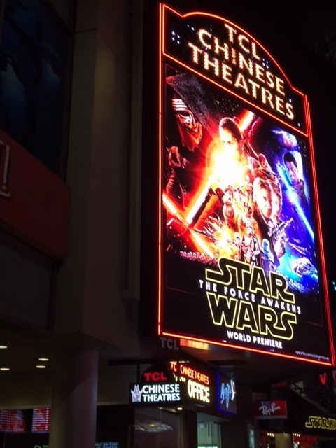 「SW フォースの覚醒」がハリウッドをジャック！厳戒態勢のもと3劇場で上映