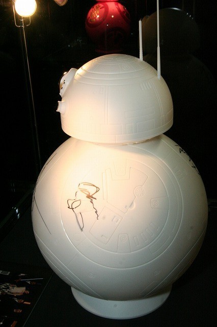 スター・ウォーズイヤーを総括する展示会で著名人18人のオリジナル「BB-8」初披露！ - 画像35