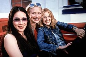 3人の美人探偵の活躍を描いた人気シリーズ「チャーリーズ・エンジェル」