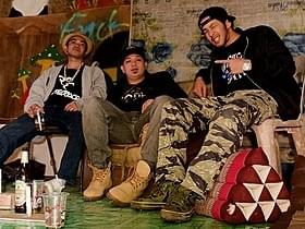 左からRaynoa(TONDO TRIBE)、OG Sacred (TONDO TRIBE)、Young-G(stillichimiya)「バンコクナイツ」