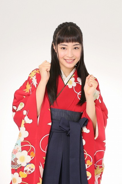 広瀬すず、東京ガールズコレクションに初出演！「ちはやふる」の袴姿でランウェイに