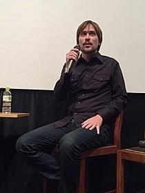 作品を語ったドン・ハーツフェルト「明日の世界」