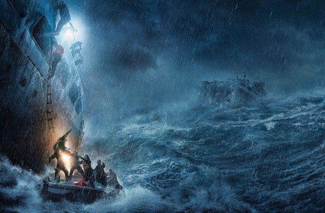船が真っ二つ＆最大規模の嵐、無謀すぎる”実話“救出任務！「ザ・ブリザード」特別映像
