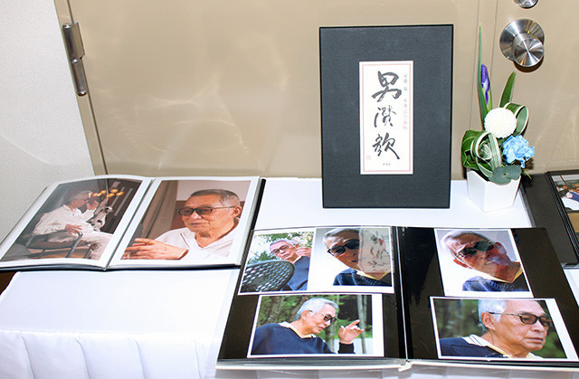 安藤昇さんお別れの会に700人参列、梅宮辰夫は「体調不良」で中座 - 画像3