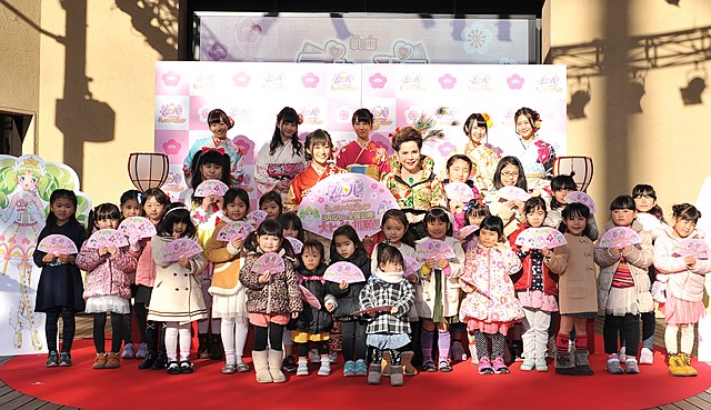 SKE48＆「i Ris」茜屋が“プリパラアイドル”になる方法をちびっ子ファンに伝授