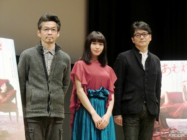 （左から）石井岳龍監督、二階堂ふみ、歌人の穂村弘氏