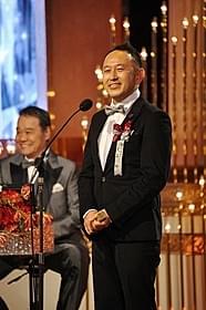 監督デビューを果たす足立紳「百円の恋」