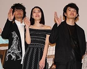 舞台挨拶に出席した(左から)斎藤工、成海璃子、池松壮亮「無伴奏」