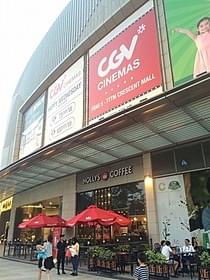 ショッピングモール内の大規模シネコン「レヴェナント 蘇えりし者」