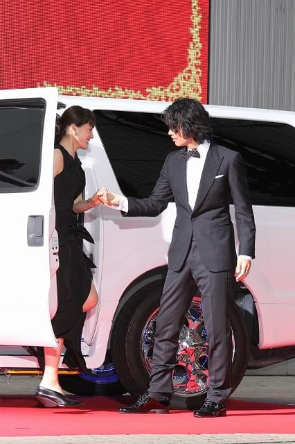 斎藤工の危ない妄想に綾瀬はるか爆笑 全員全裸です 映画ニュース 映画 Com