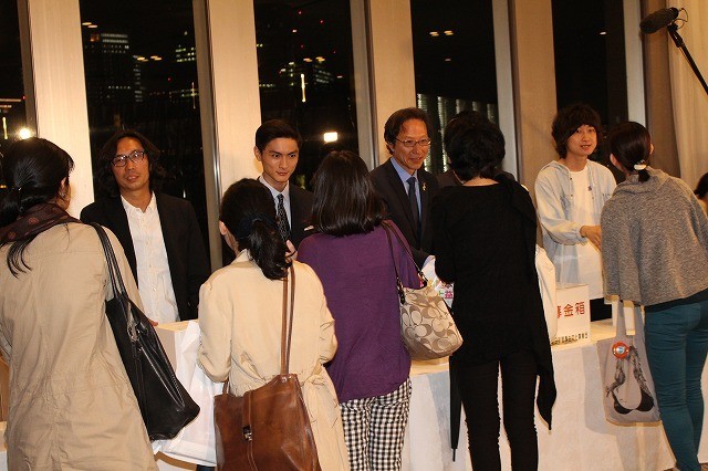 くまモン、熊本地震後初めて東京を訪問 「うつくしいひと」上映会で支援を感謝