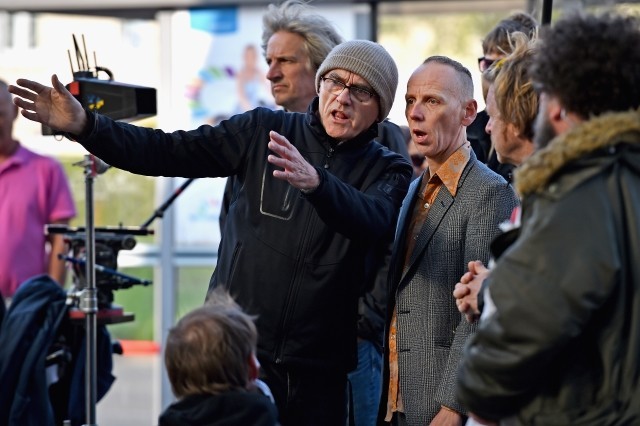 撮影を開始した、ダニー・ボイル監督（左）とユエン・ブレムナー