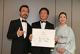 （左から）古舘寛治、深田晃司監督、筒井真理子