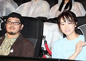 清水崇監督と鑑賞後濡れたまま登場した清野菜名「雨女」