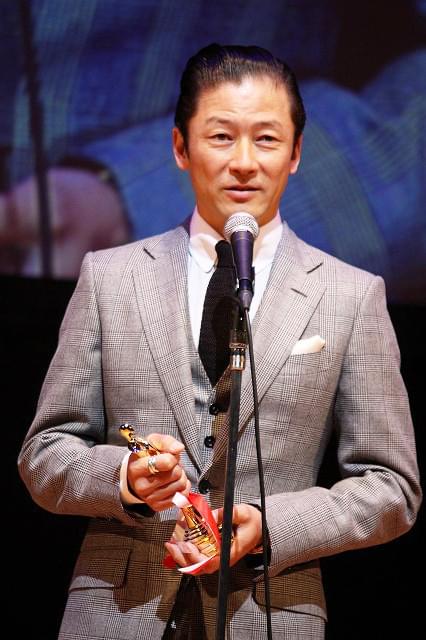 浅野忠信、主演男優賞に輝き「期待以上」 新人賞・山田涼介は「貢献できる役者に」と気合