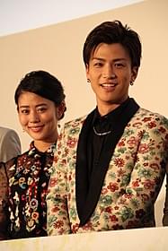 舞台挨拶を盛り上げた岩田剛典と高畑充希「植物図鑑 運命の恋、ひろいました」