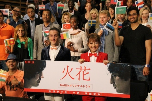 Netflixドラマ「火花」に60カ国75人の外国人が熱狂！英訳担当チャドは充実の表情