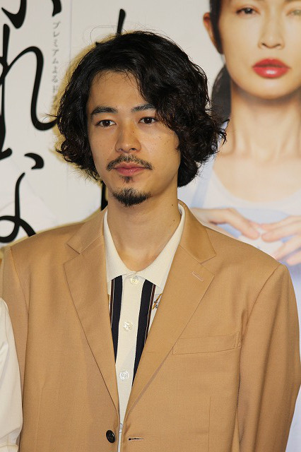 長谷川京子、不倫関係演じた15歳下の俳優から「かわいい」と言われ赤面