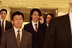 「SCOOP!」に若手代議士役で出演する斎藤工「SCOOP!」