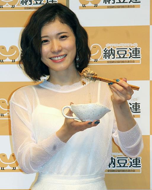 松岡茉優、納豆クイーンとして白ねば～る君に“強権”発動「衣装の色が白かぶり」