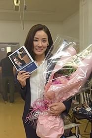 無事クランクアップを迎えた吉田羊