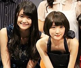 「乃木坂46」の生駒里奈と「欅坂46」の石森虹花「コープスパーティー Book of Shadows」