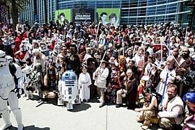 2015年開催のアナハイム会場で盛り上がるファン「スター・ウォーズ」