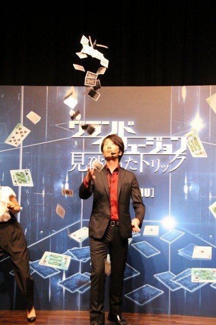鈴木奈々、米映画に登場するカード技に挑戦「もうおバカとは言わせない！」 - 画像6