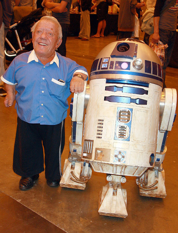 R2-D2を演じた英俳優ケニー・ベイカーさん
