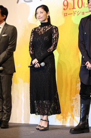 常盤貴子、池松壮亮に髪バッサリ切られヒヤヒヤ